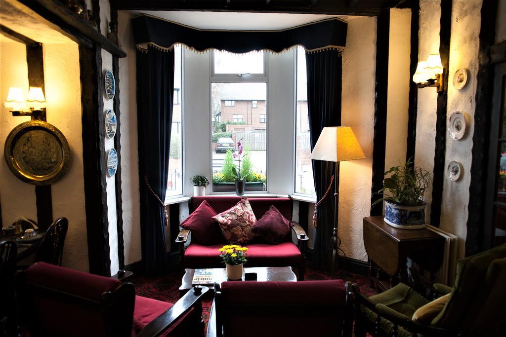 Hamilton Court Hotel Chester Exteriör bild